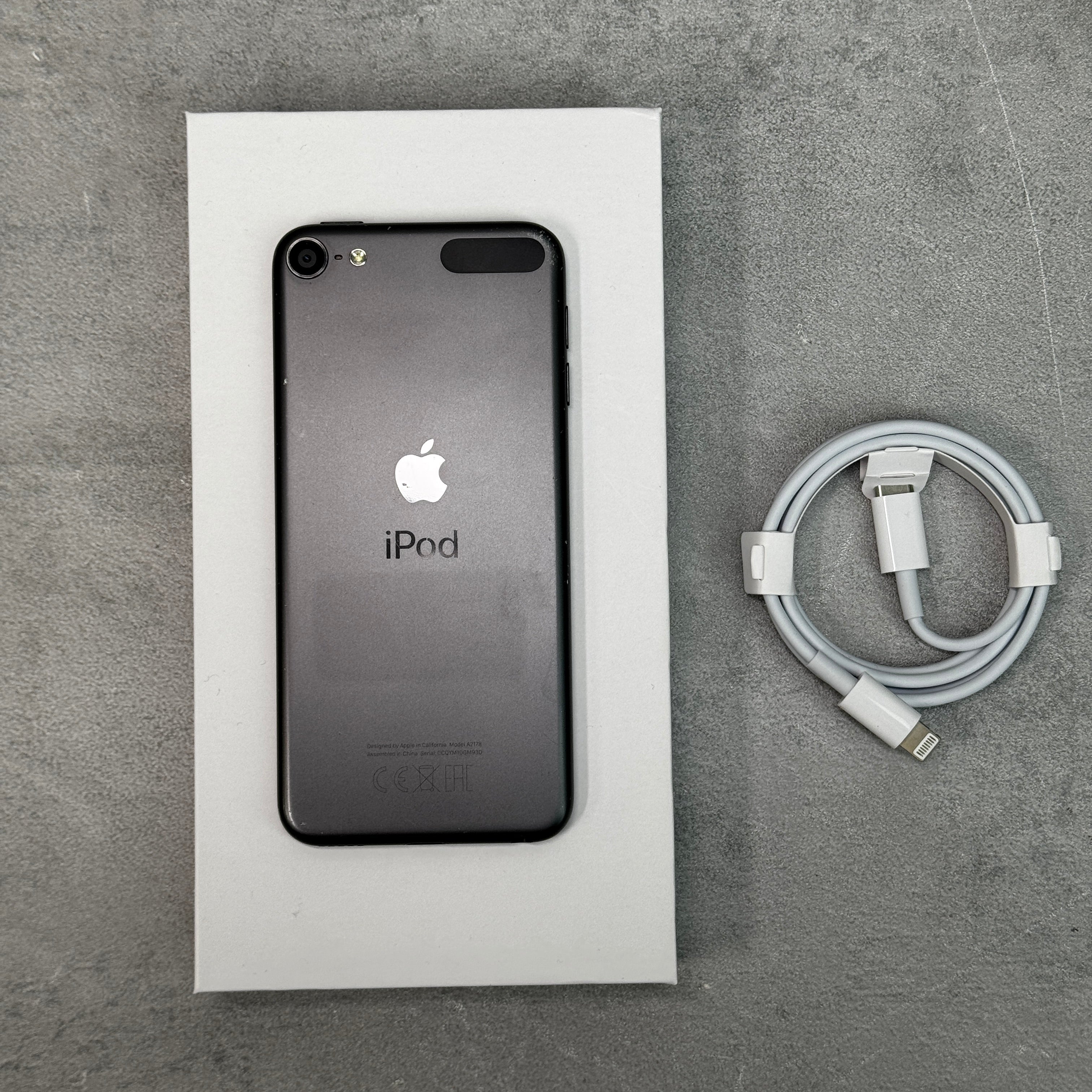 Apple iPod Touch (第7世代) 32GB スペースグレー Amazon.co.jp: Touch 第7世代 32GB スペースグレイ 7th Gray : 家電