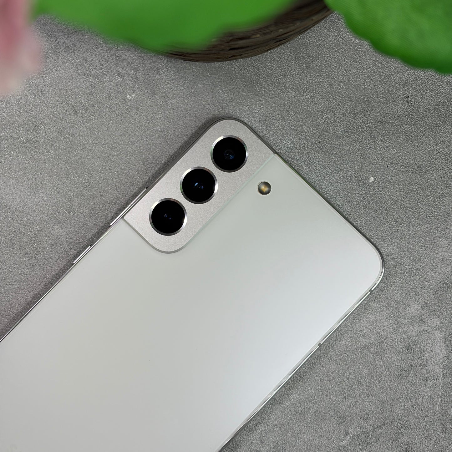 Samsung Galaxy S22+ Plus White (Unlocked)