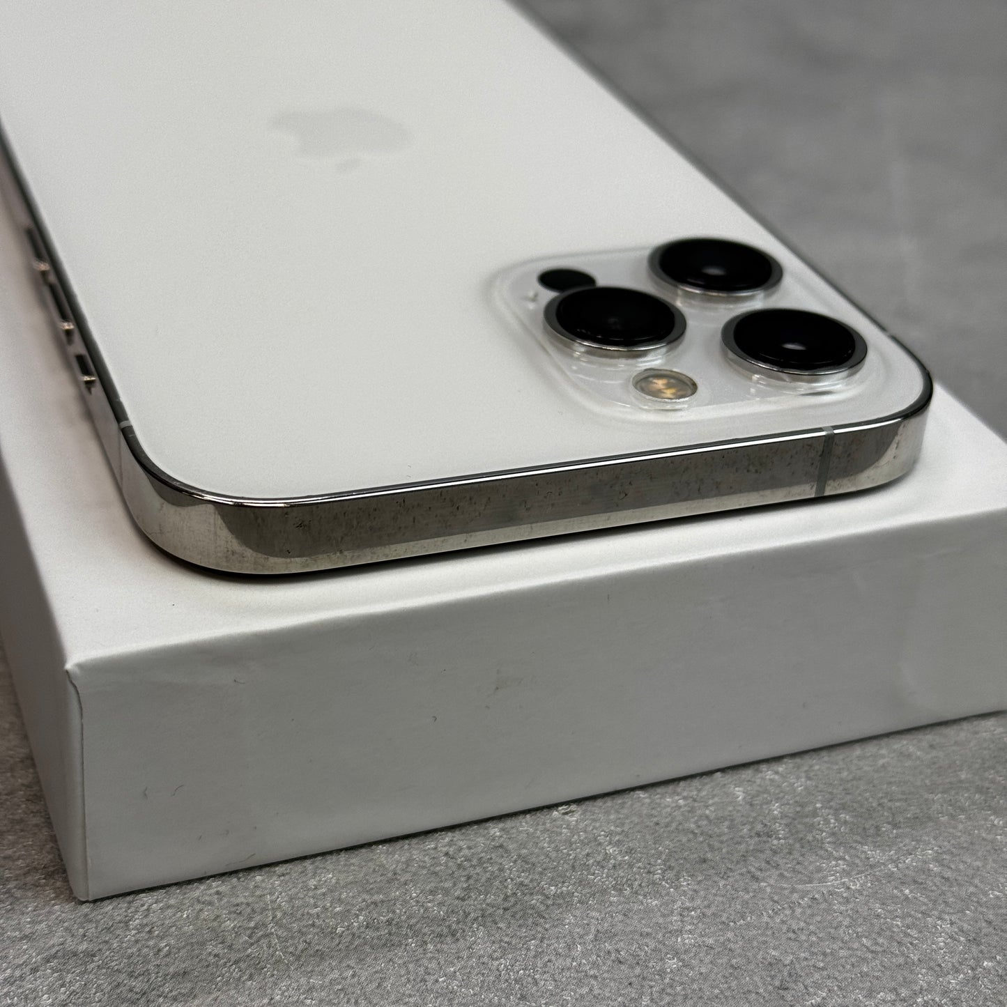 Apple iPhone 12 Pro Max 128GB White (Unlocked)