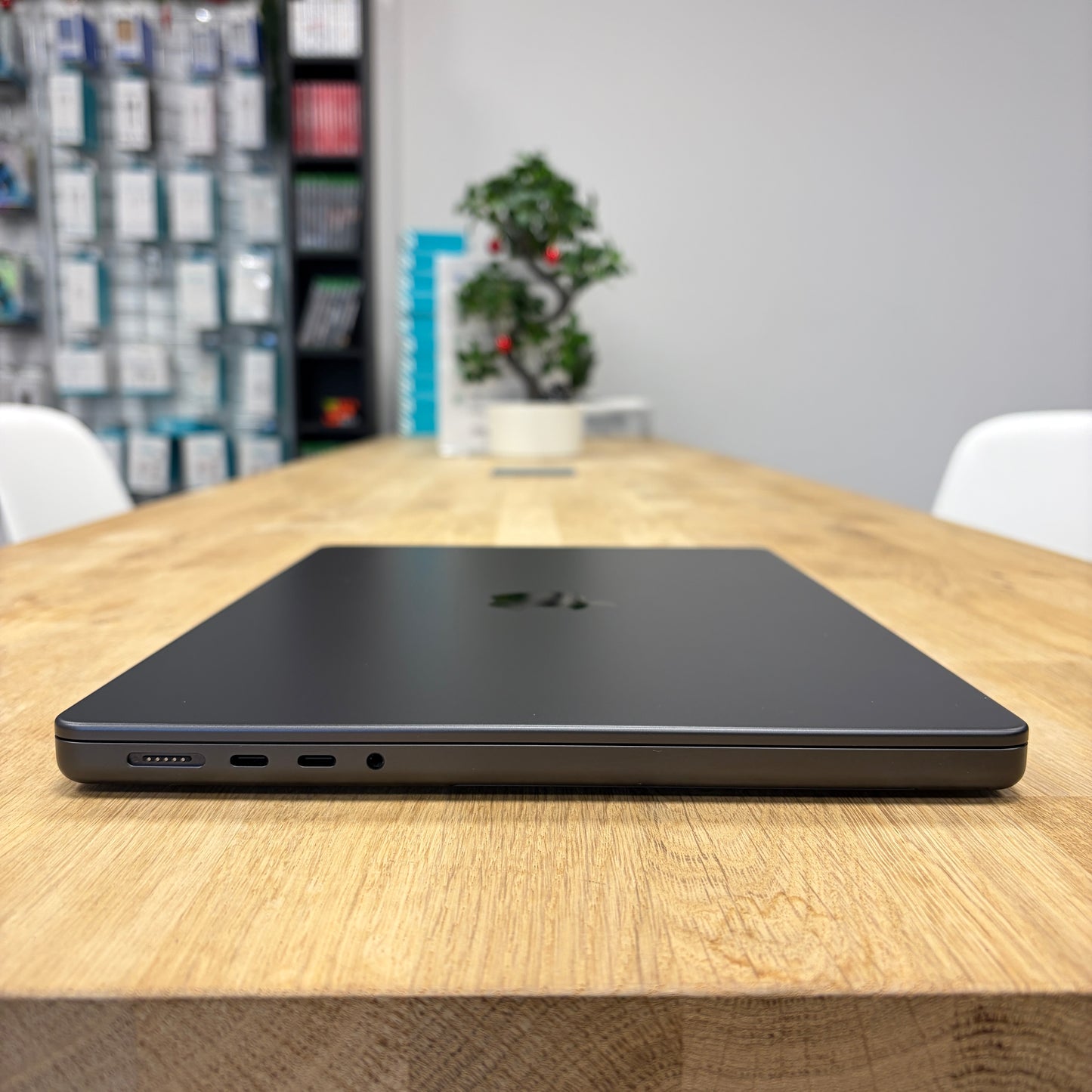 Apple MacBook Pro 14-Inch M4 (2024) 512GB Midnight | 16GB RAM