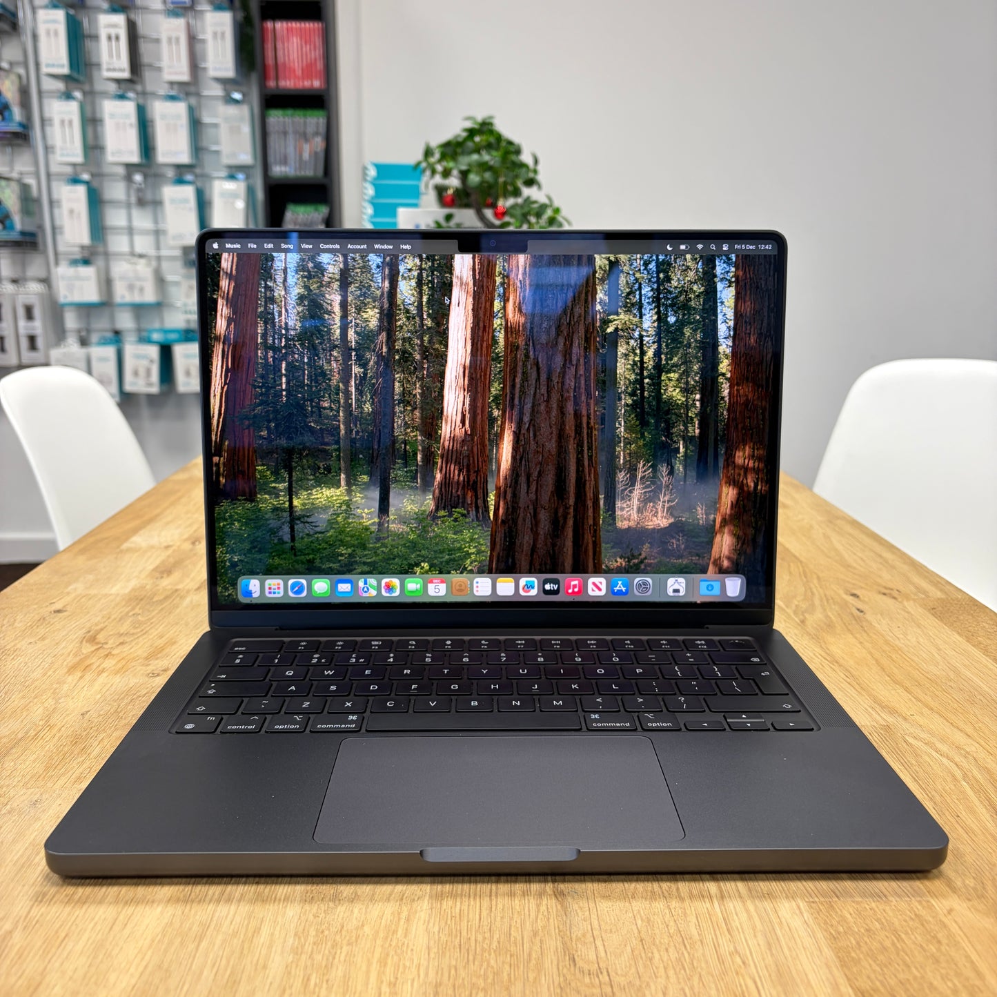 Apple MacBook Pro 14-Inch M4 (2024) 512GB Midnight | 16GB RAM