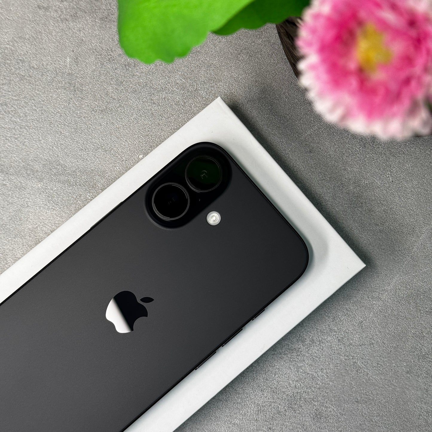 Apple iPhone 16 Black (Unlocked)