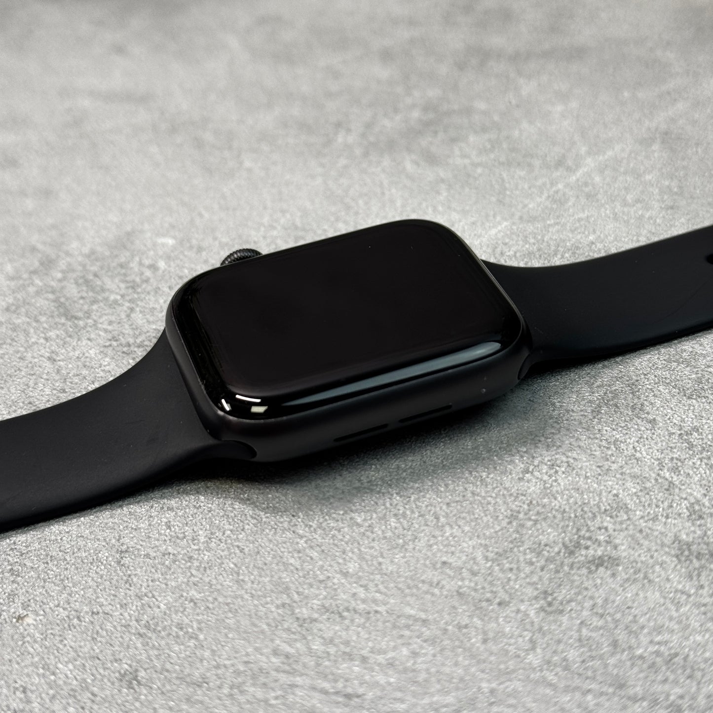 Apple Watch Series 5 44mm GPS + Cellular 32GB Black