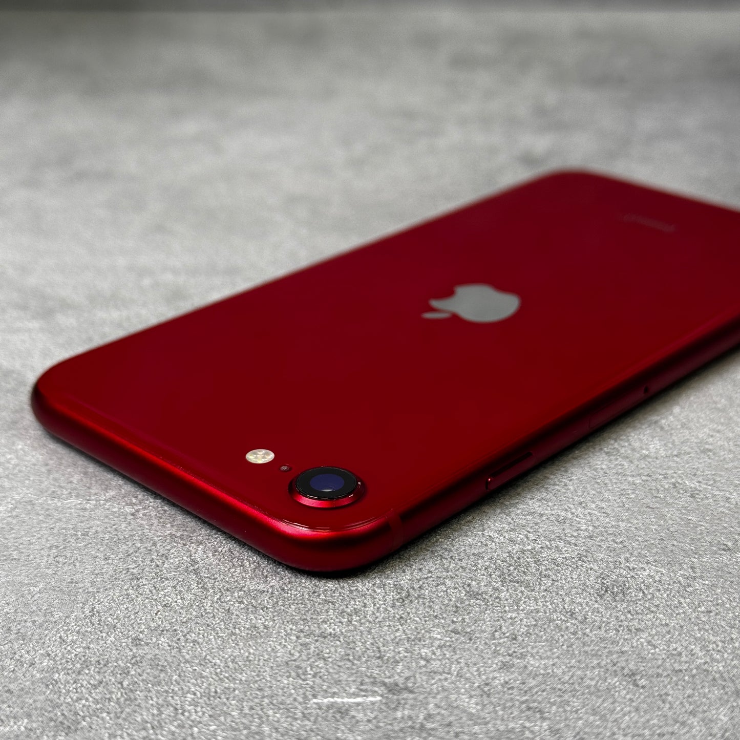 Apple iPhone SE 2022 (3rd Gen) Red