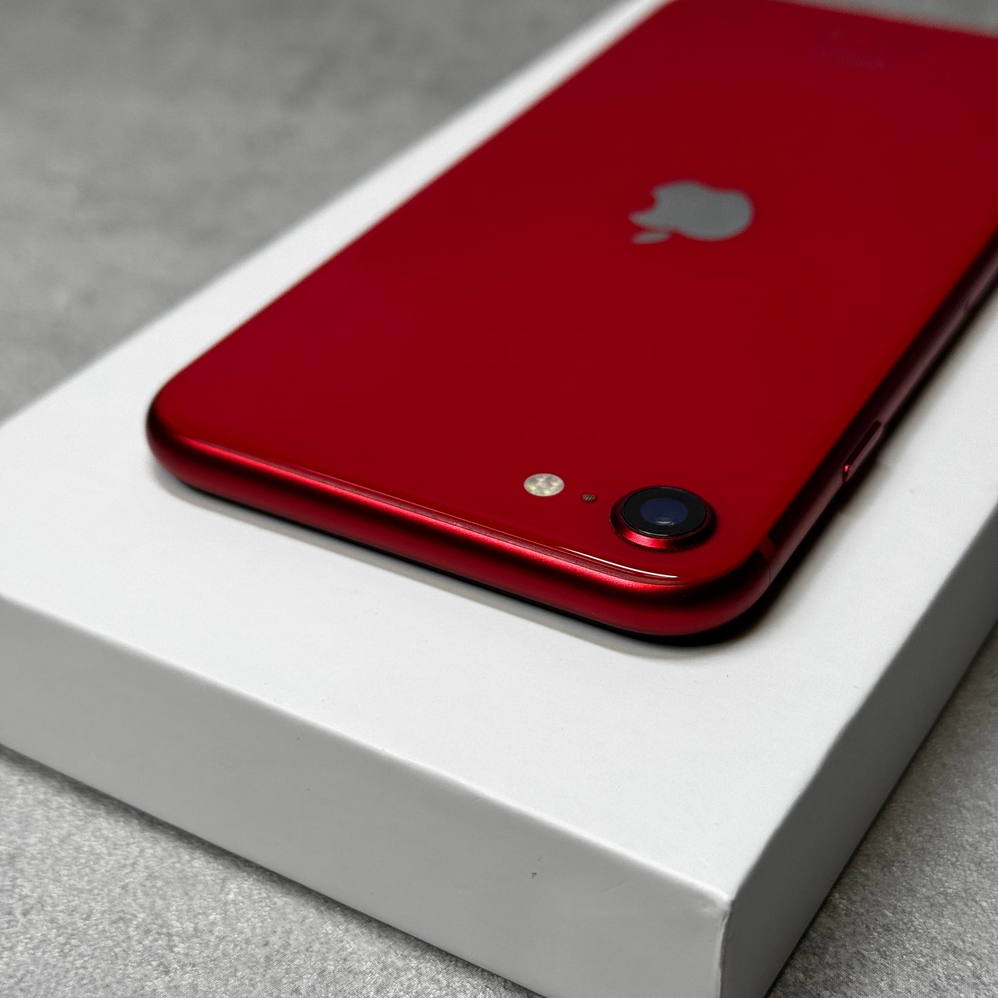 Apple iPhone SE 2020 64GB Red (Unlocked)