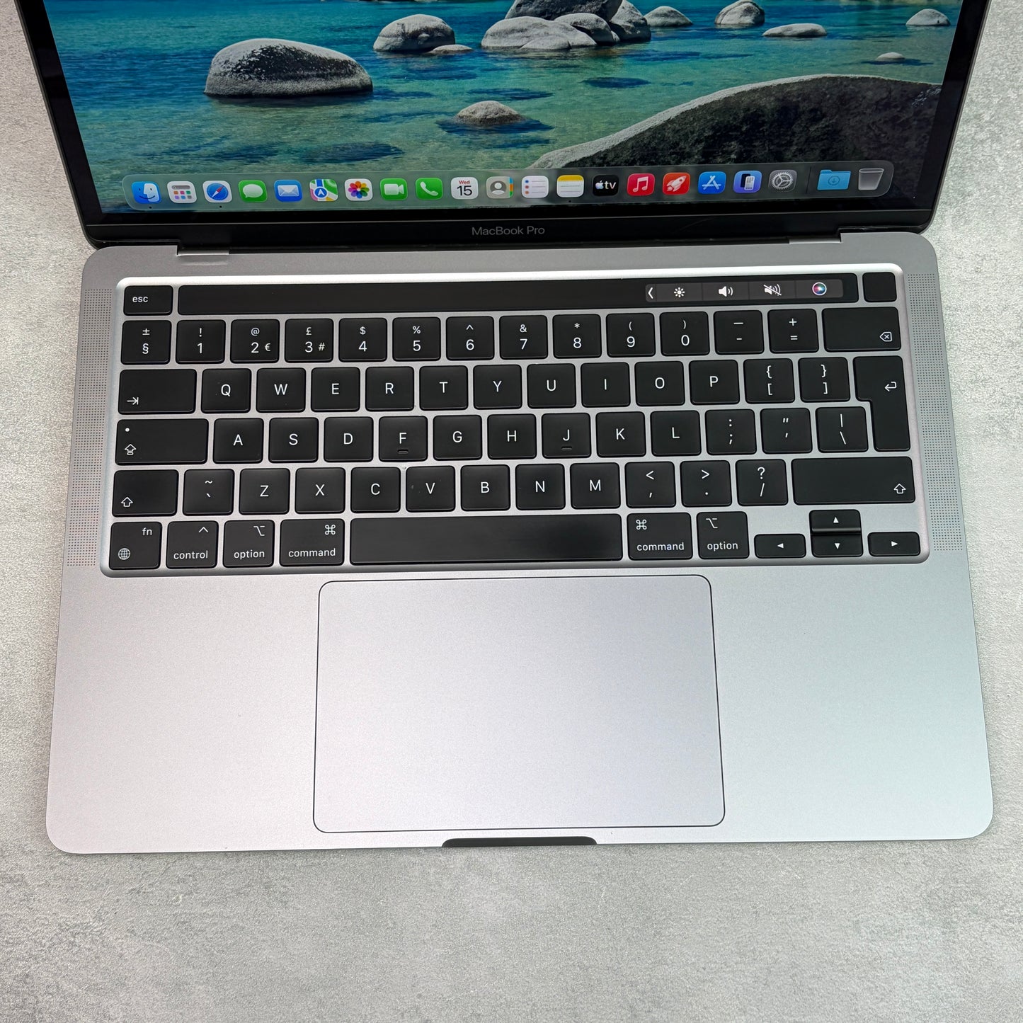 Apple MacBook Pro 13.3" 2022 Space Grey / M2 Chip / 256GB SSD