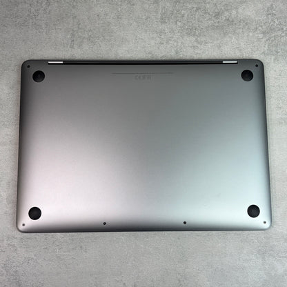 Apple MacBook Pro 13.3" 2022 Space Grey / M2 Chip / 256GB SSD