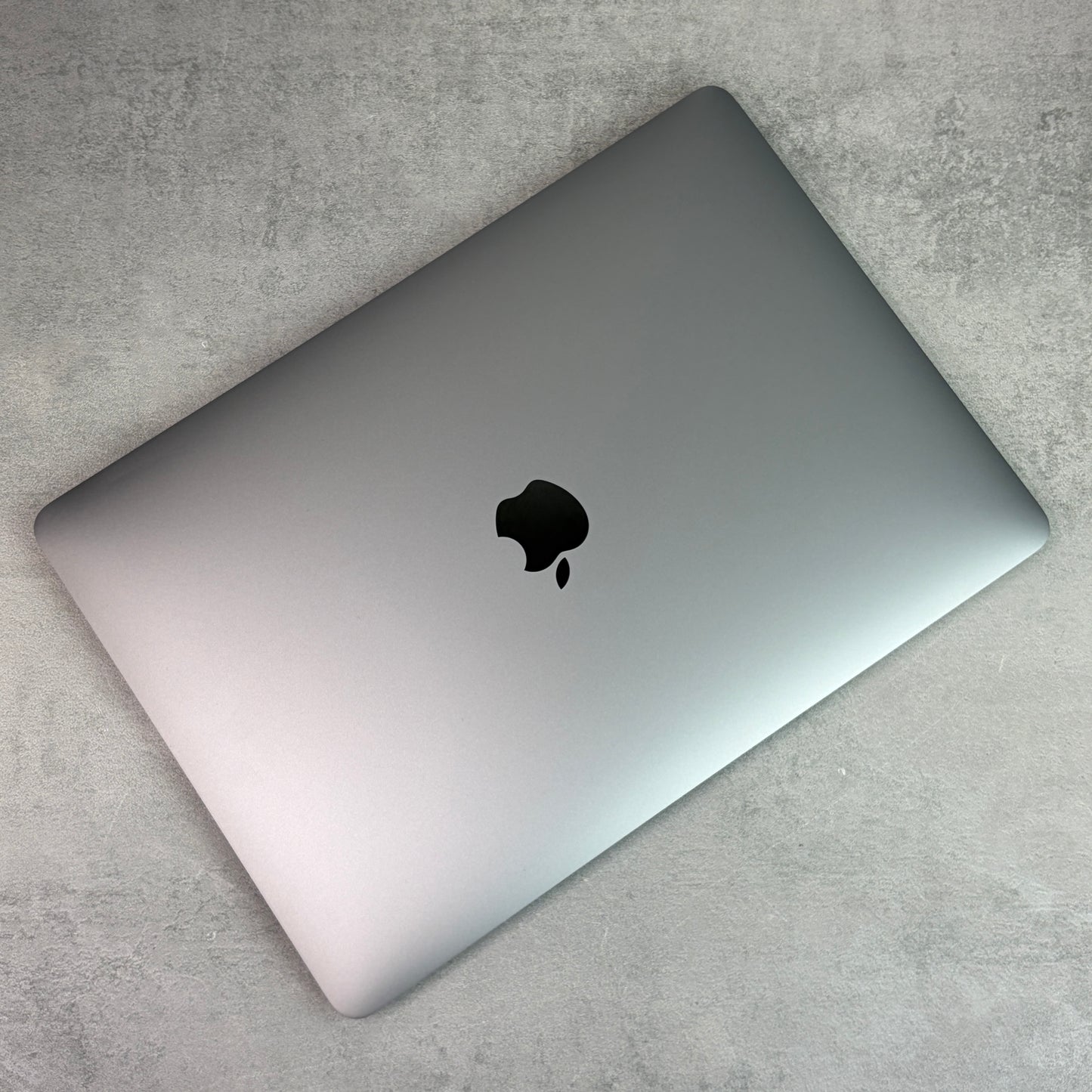 Apple MacBook Pro 13.3" 2022 Space Grey / M2 Chip / 256GB SSD