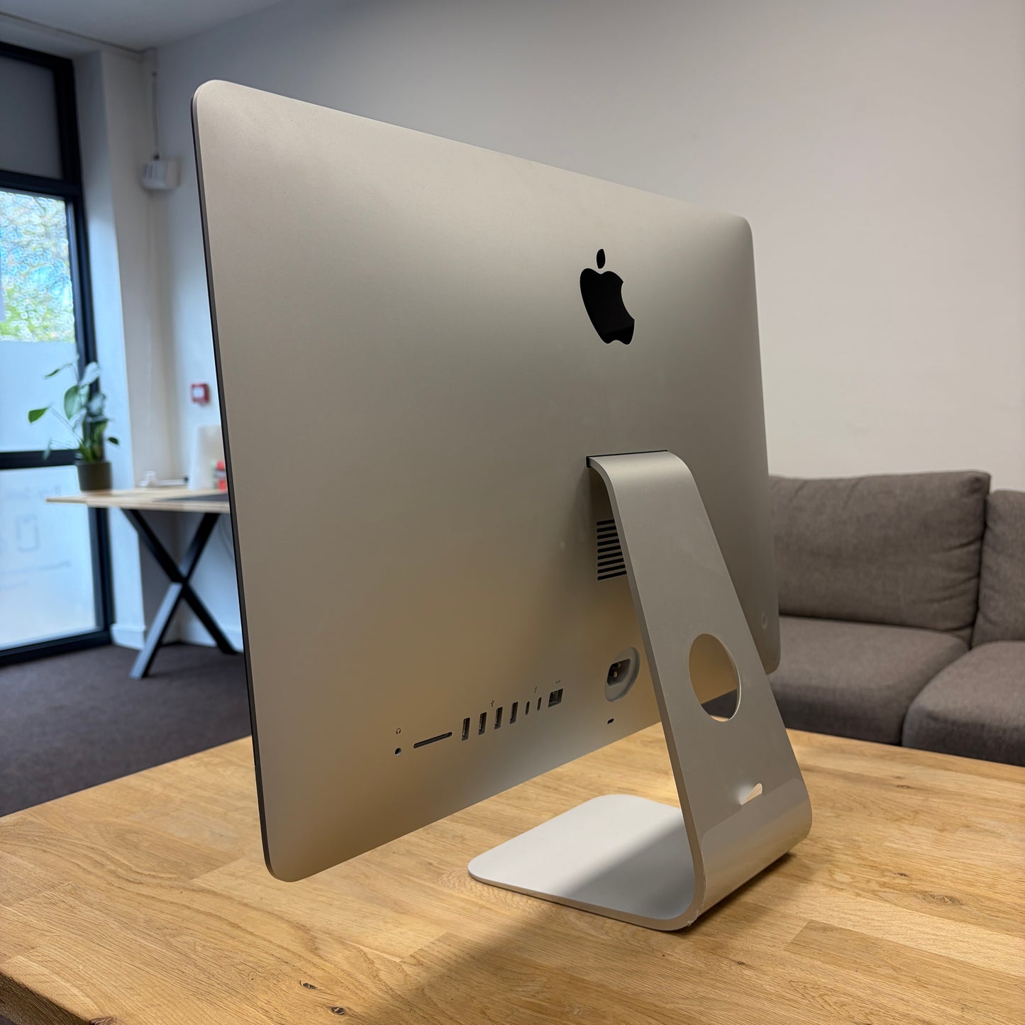 Apple iMac 21.5-inch Retina 4K 2019 (Magic Keyboard + Wireless Mouse Inc)