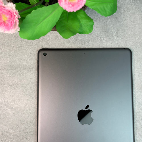 Apple iPad 9th Gen 64GB Space Grey (BUNDLE!)