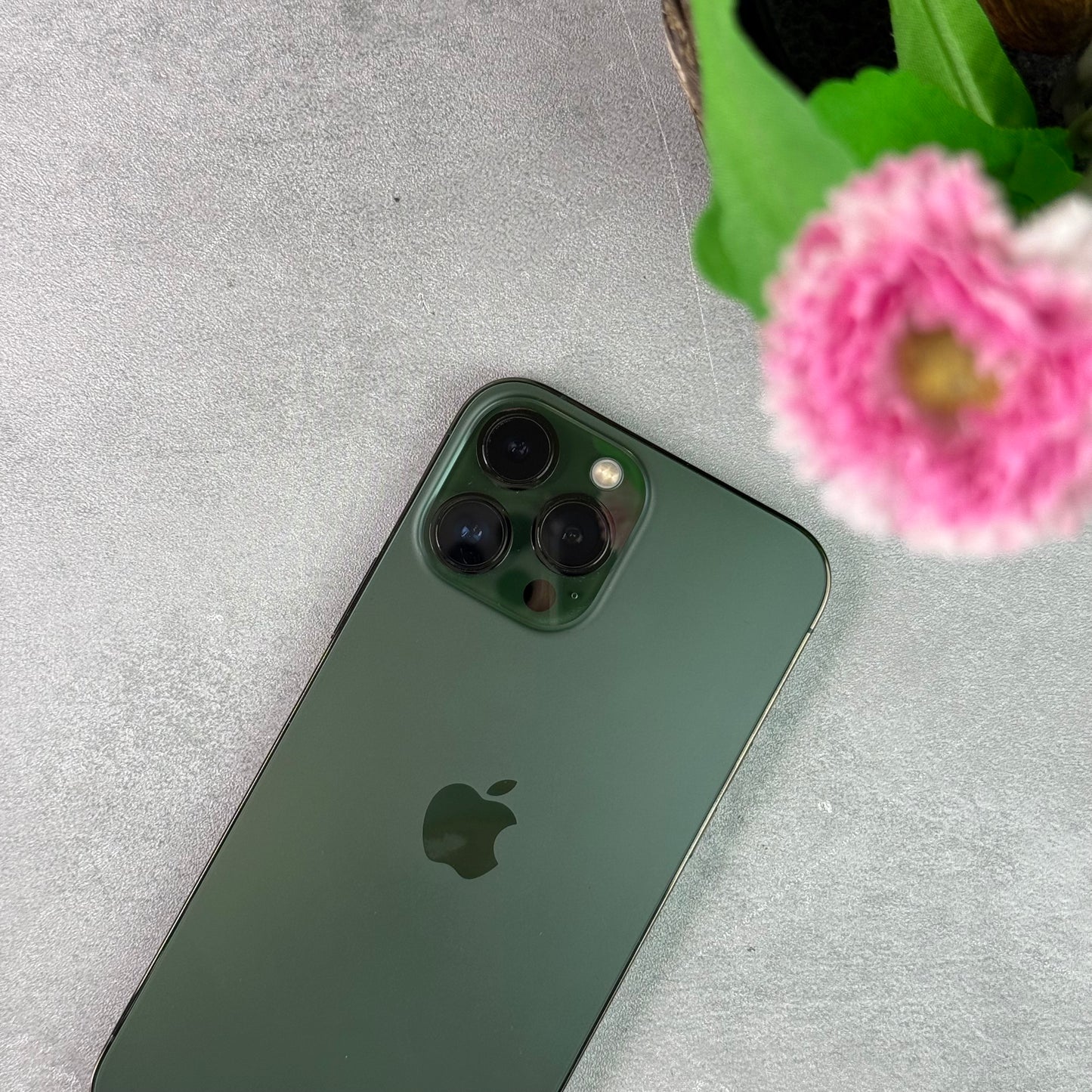 Apple iPhone 13 Pro Max Alpine Green (Unlocked)