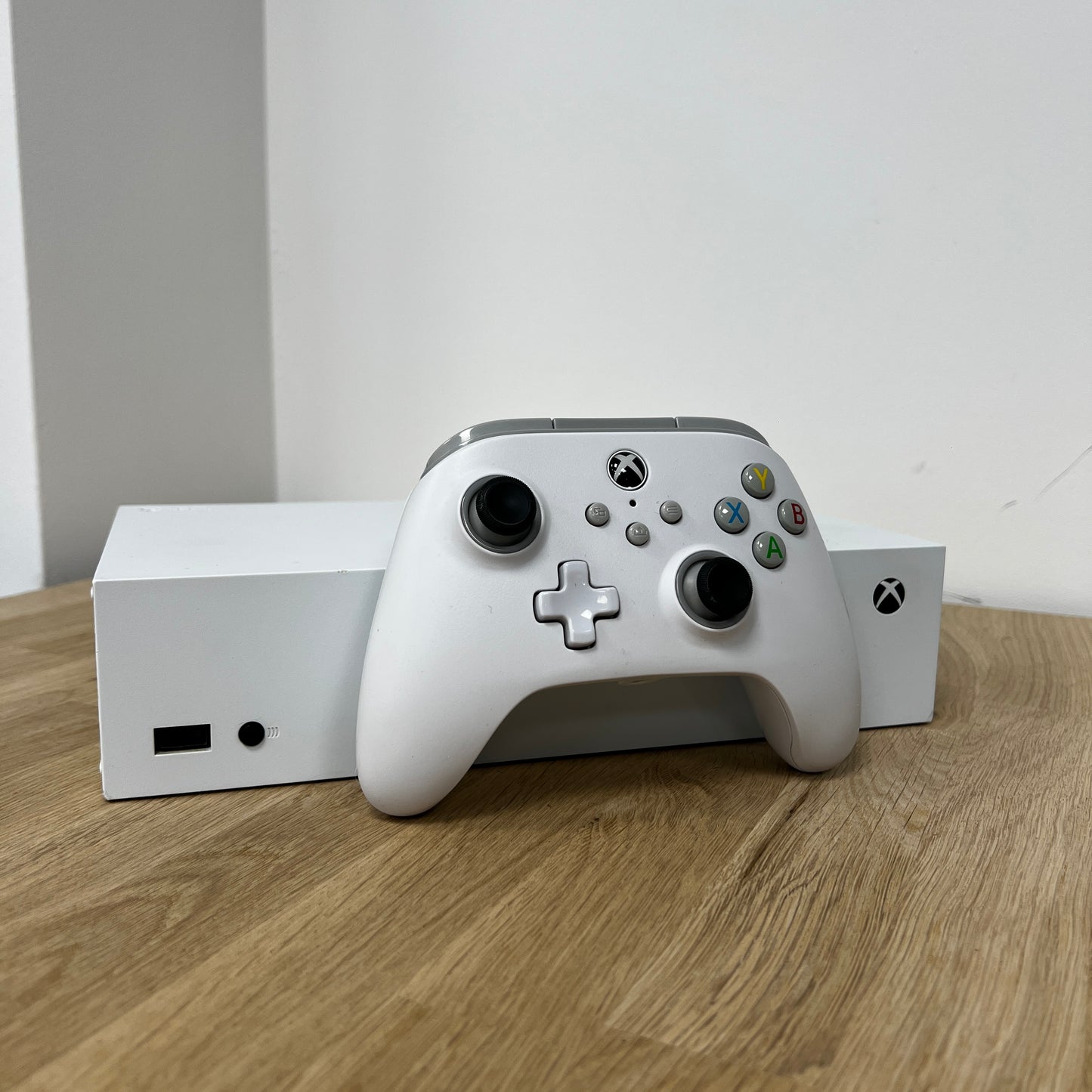 Xbox Series S 512GB with Wired Controller (OUTLET)
