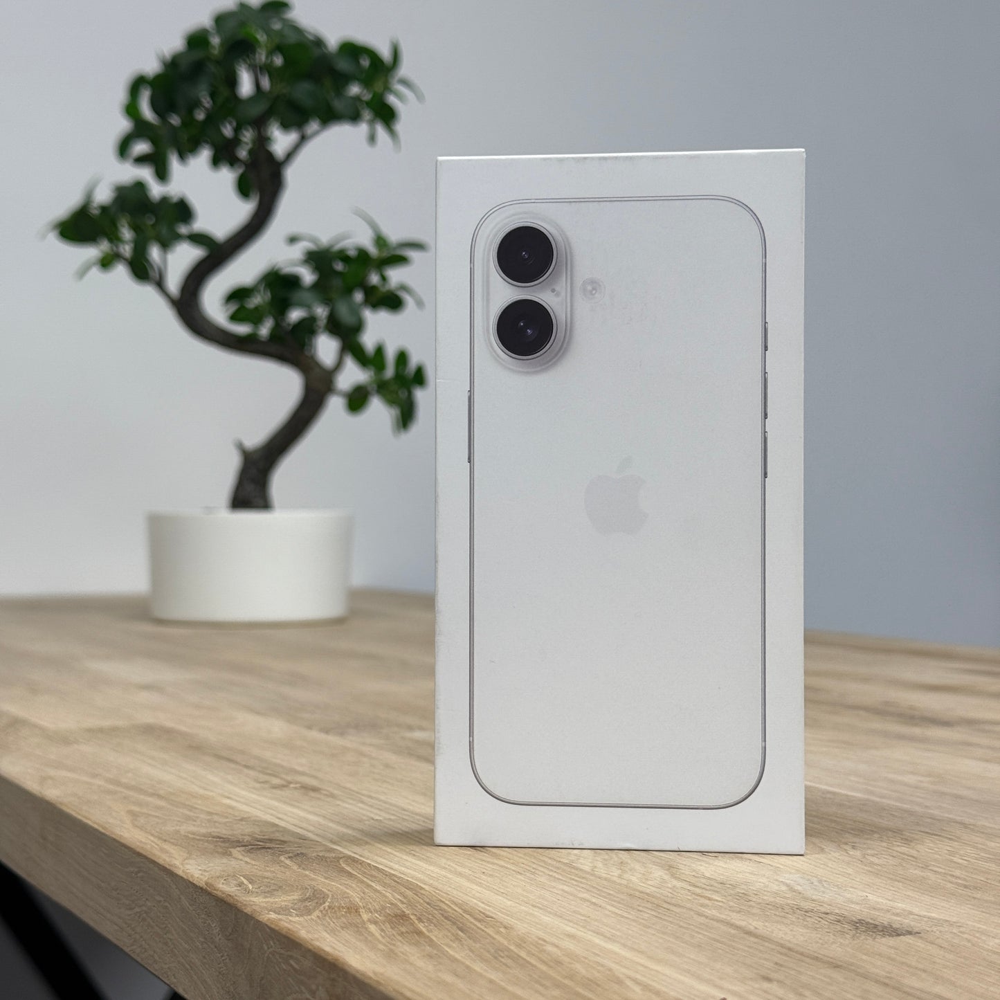 Apple iPhone 16 White (Unlocked)