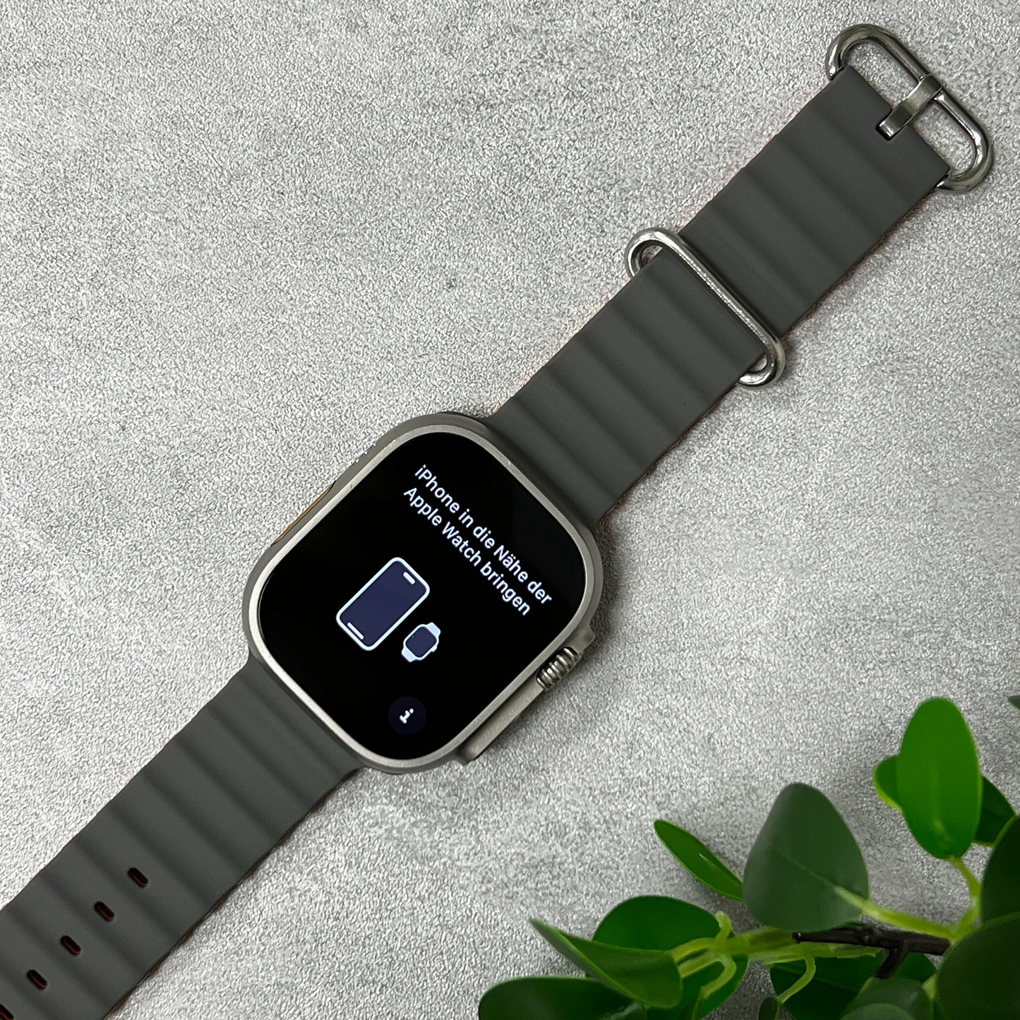 Apple Watch Ultra 2 49mm with Grey Loop (GPS + Cellular)