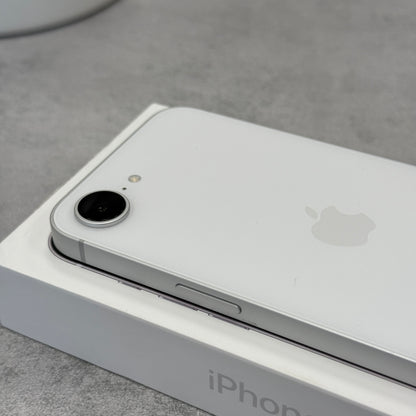 Apple iPhone 16e White (Unlocked)