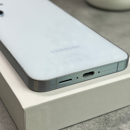 Samsung Galaxy A55 5G Awesome Iceblue (Unlocked)