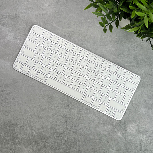 Apple Magic Keyboard (A2450)