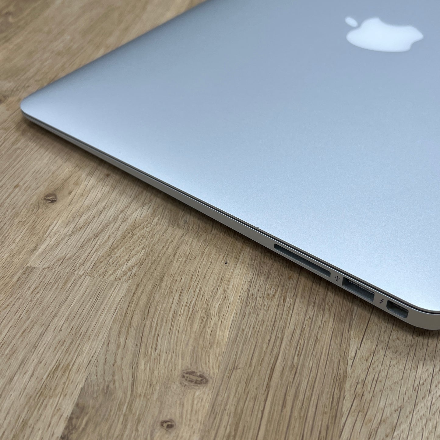 Apple MacBook Air 13-Inch, 128GB, 8GB, 2017 (A1466)