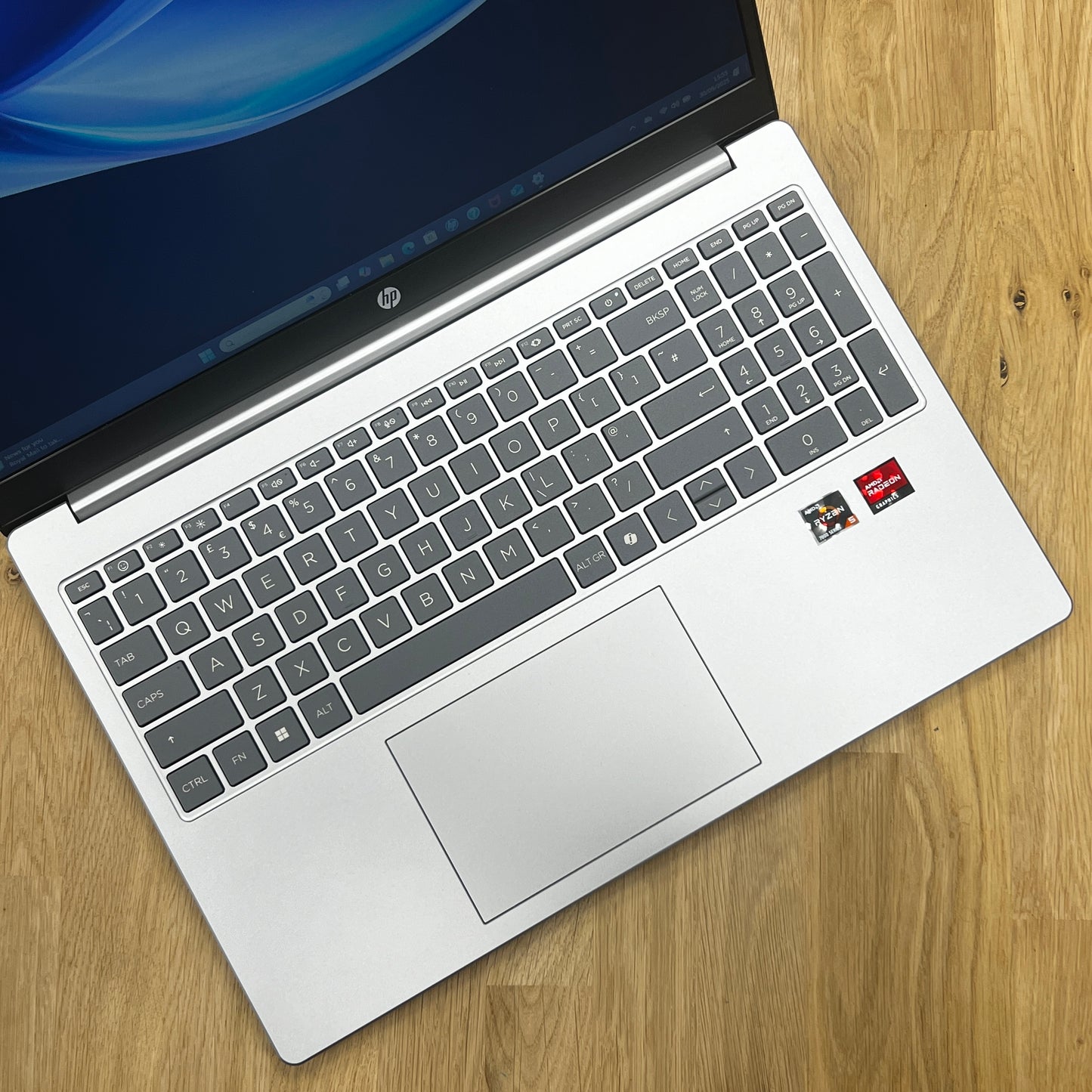 HP 15.6 Laptop – AMD Ryzen 5 / 16GB RAM / 512GB SSD / Radeon Graphics – Windows 11