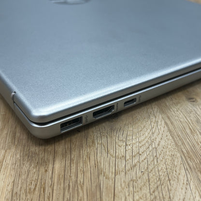 HP 15.6 Laptop – AMD Ryzen 5 / 16GB RAM / 512GB SSD / Radeon Graphics – Windows 11