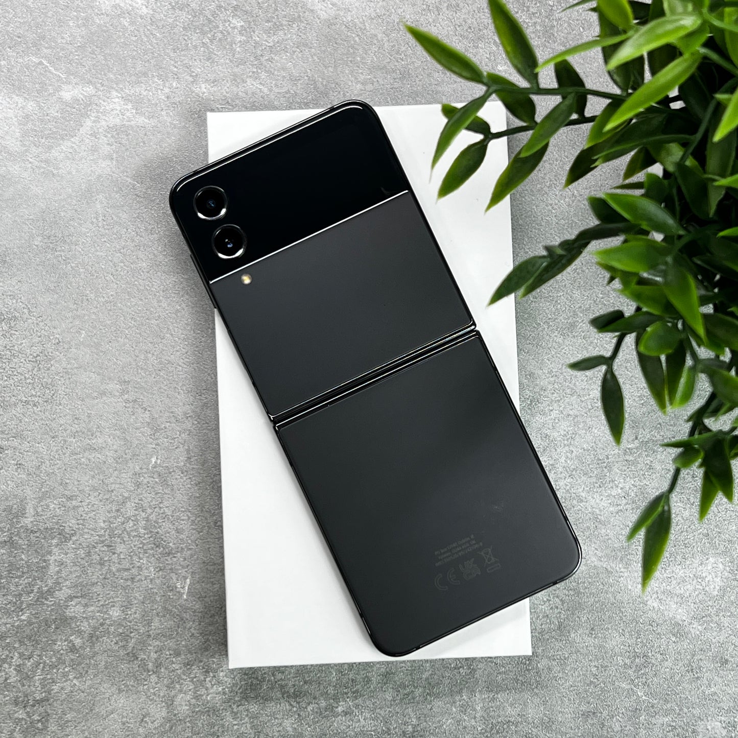 Samsung Galaxy Z Flip4 Grey