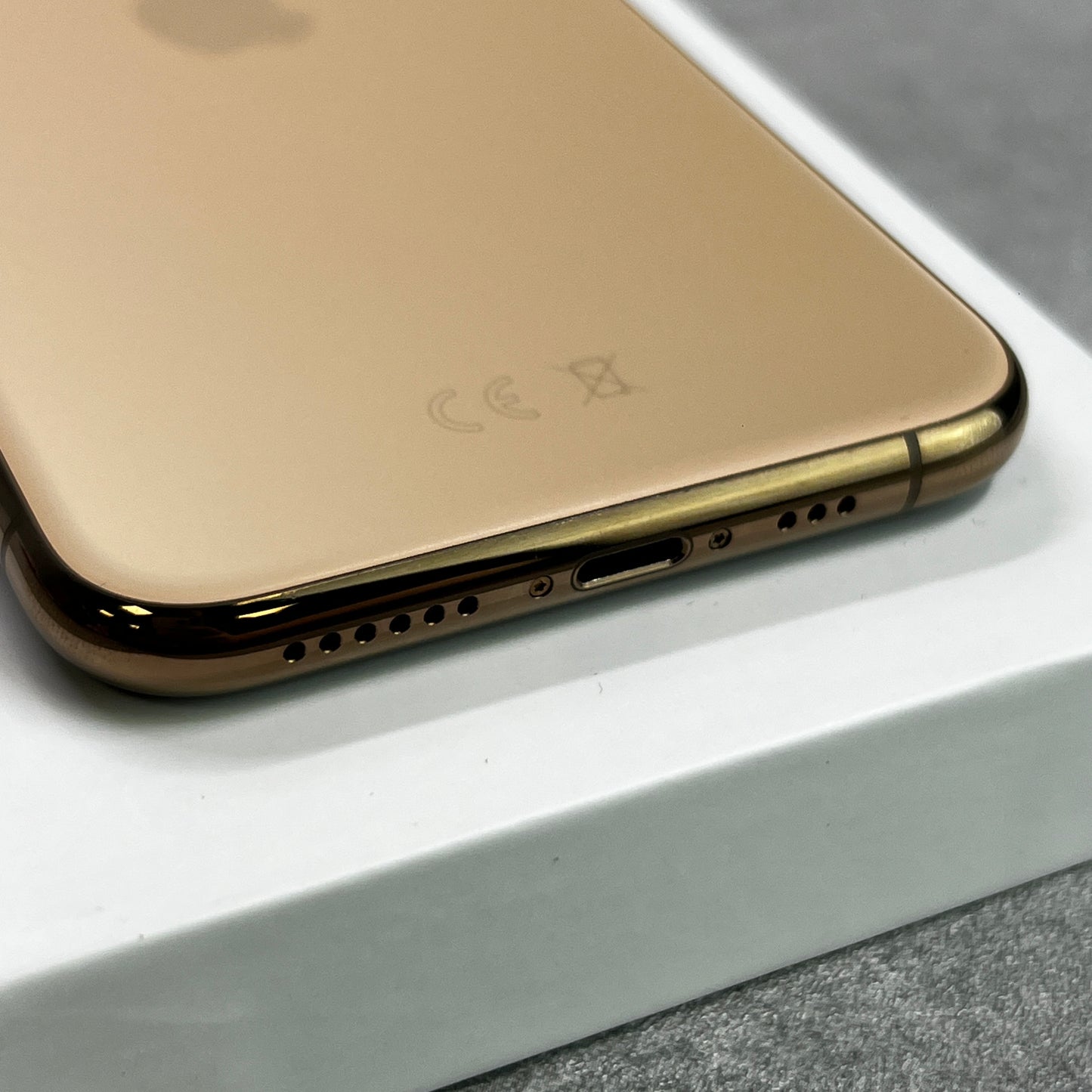 Apple iPhone 11 Pro Gold (Unlocked)