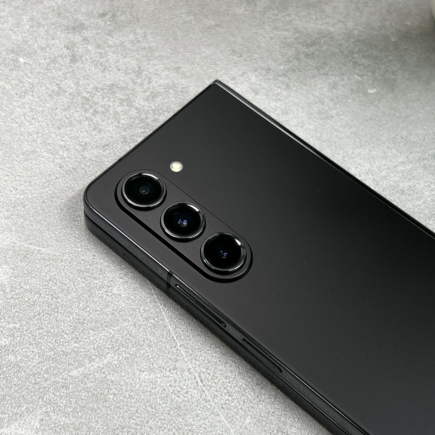 Samsung Galaxy Z Fold5 (Unlocked)