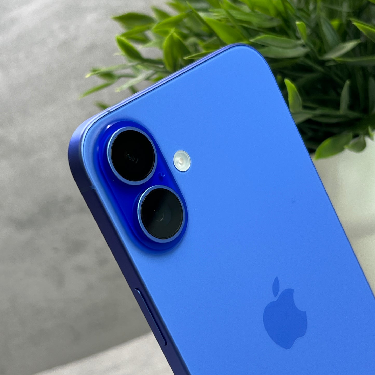 Apple iPhone 16 Plus Ultramarine (Unlocked)
