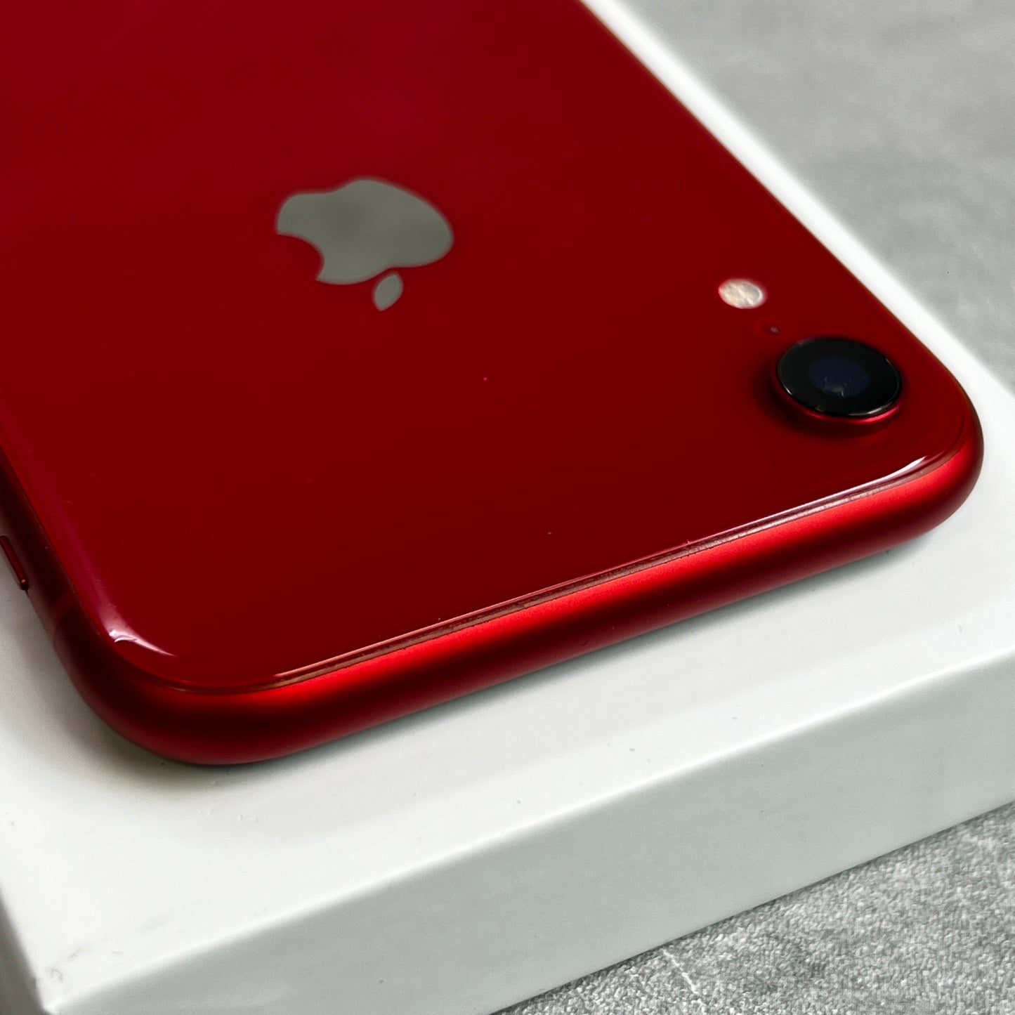 Apple iPhone XR 64GB Red (Unlocked)