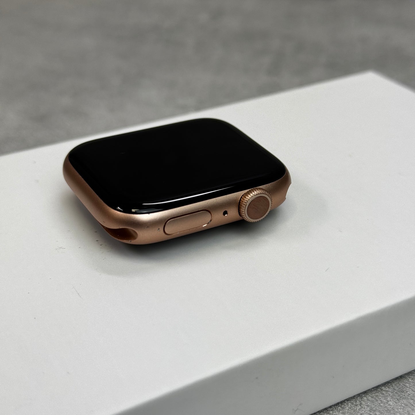 Apple Watch Series 5 44mm GPS Gold