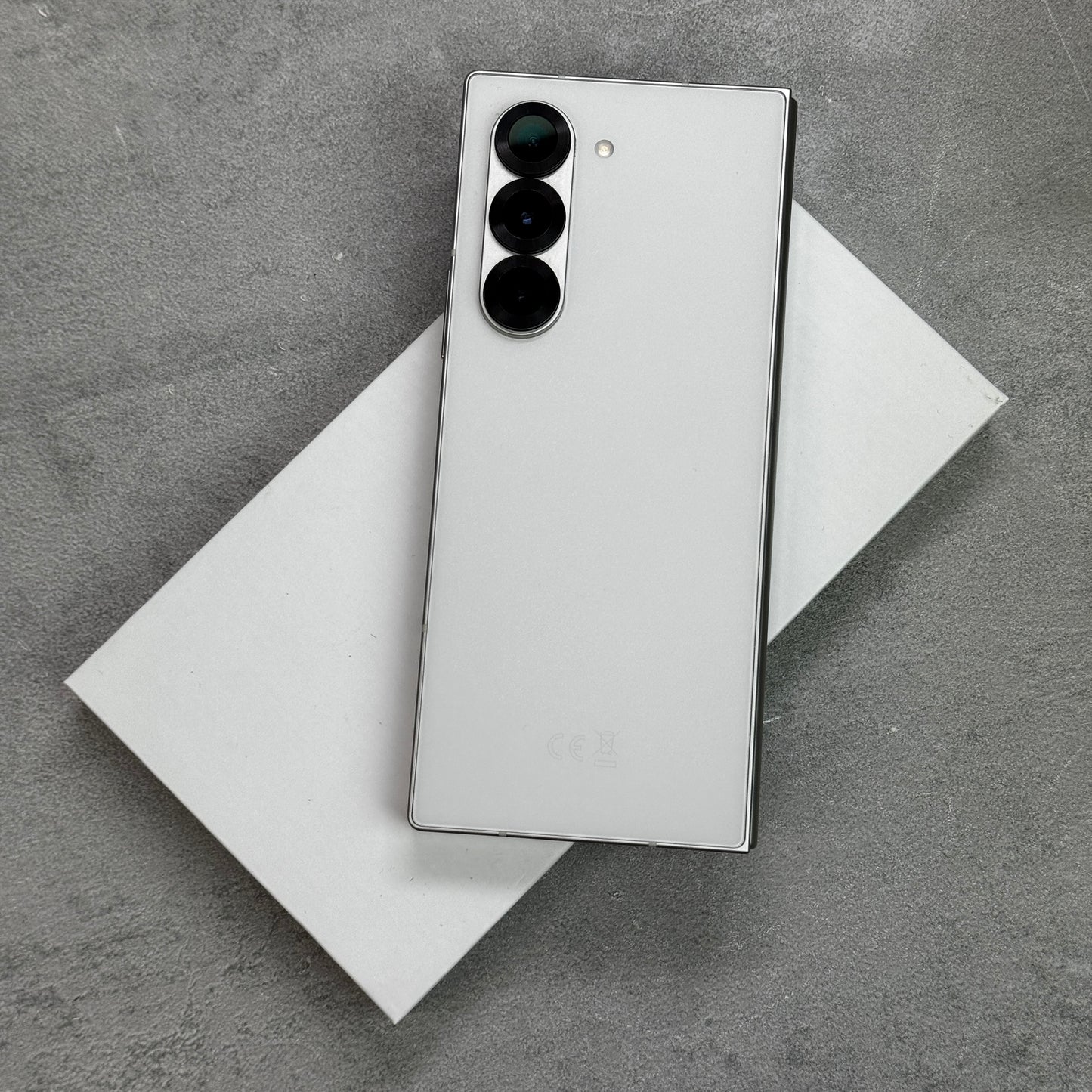 Samsung Galaxy Z Fold6 White (Unlocked)