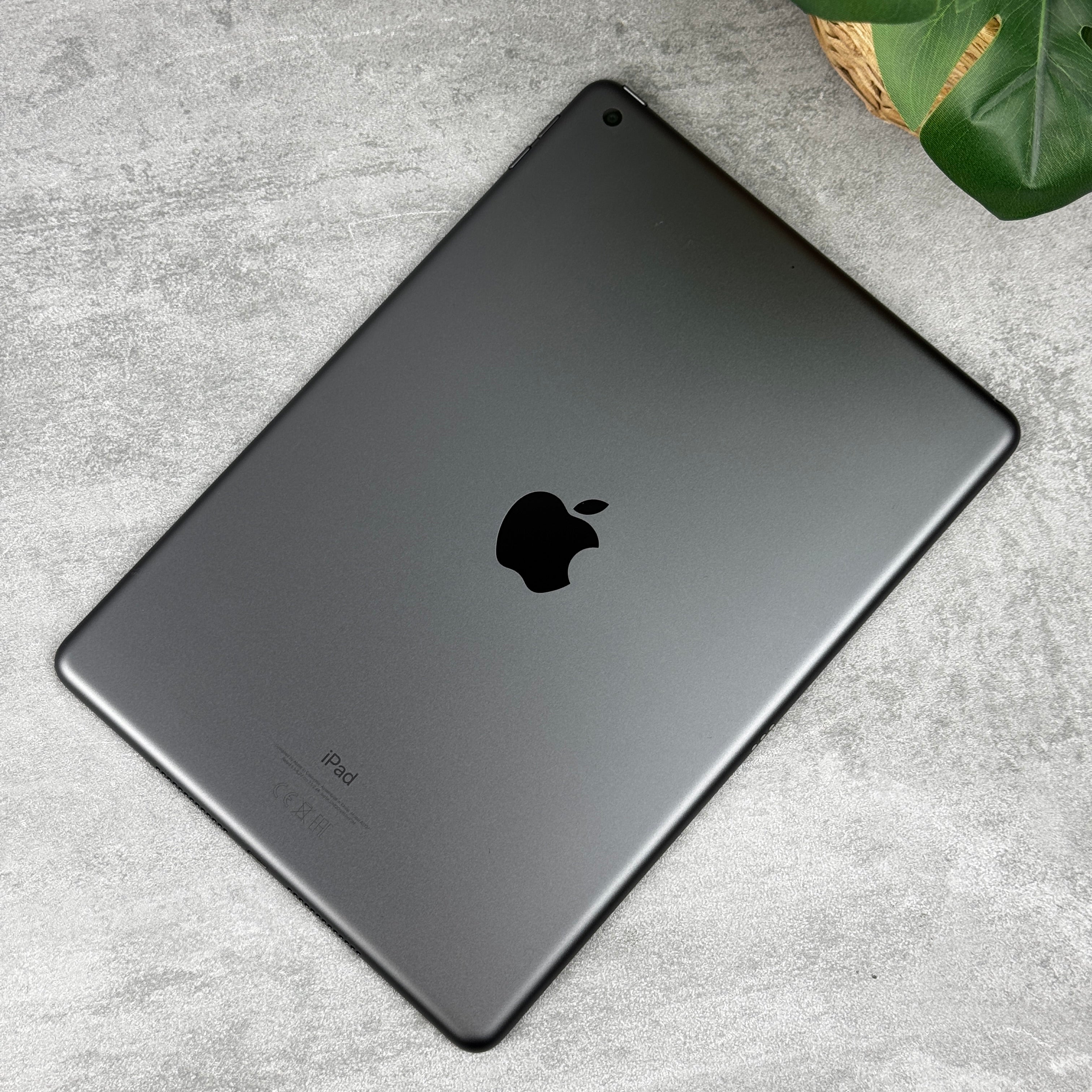 iPad 第9世代 64GB WiFi ジャンク Space Gray Apple iPad 9th Generation Tablet, 64GB, WiFi + Cellular, Space iPad本体